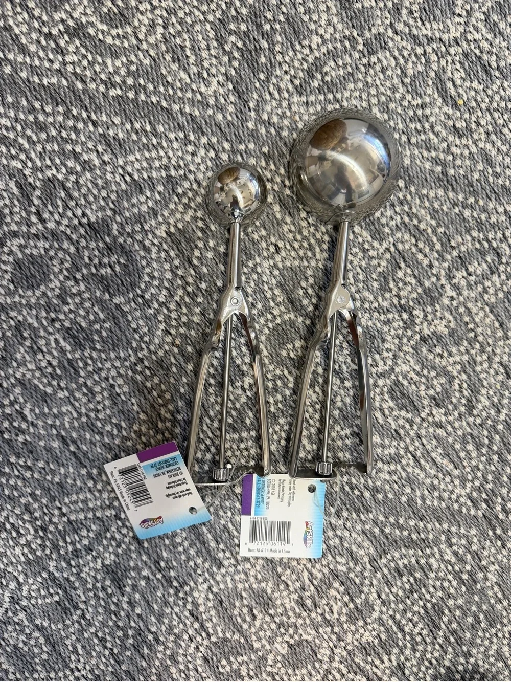 New Baked with Love Easy Press Cookie Scoop Set - Stainless Steel Small & Large